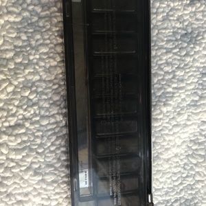 Urban Decay Makeup - Urban Decay Naked Smoky Eyeshadow palette Urban Decay Makeup - Urban Decay Naked Smoky Eyeshadow palette